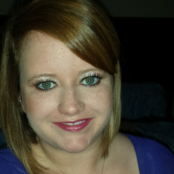 Meet your Posher, Hannah - Picture 2 of 2